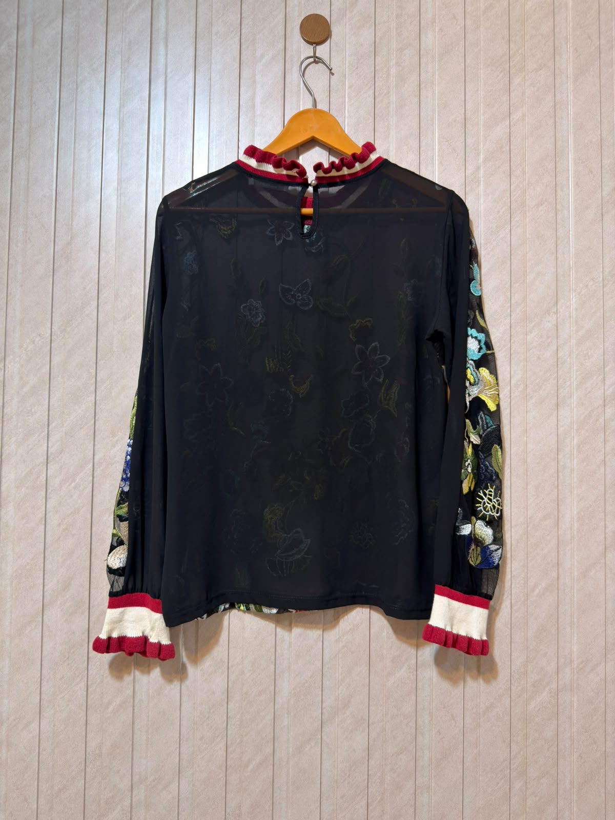 Chest 17  Length 23  Fabric Net Women's Casual Full Sleeve Top
