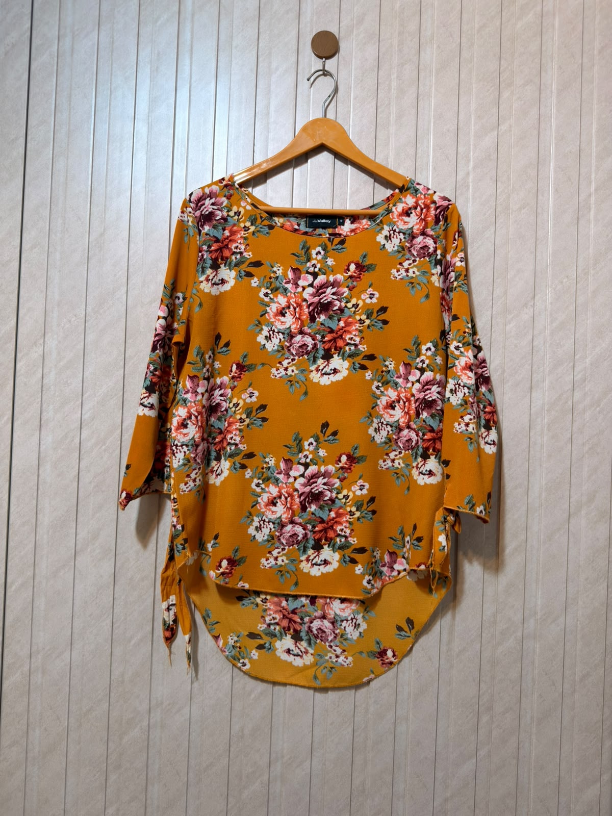 Chest 18  Length 23 To 28  Fabric Chiffon Women's Essential Full Sleeve Top
