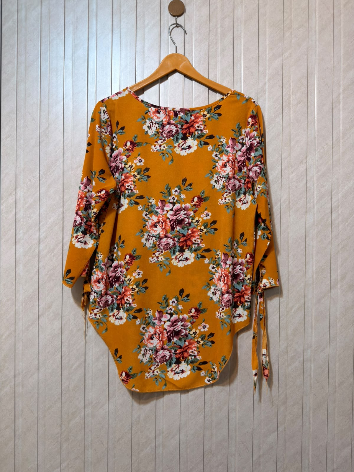 Chest 18  Length 23 To 28  Fabric Chiffon Women's Essential Full Sleeve Top