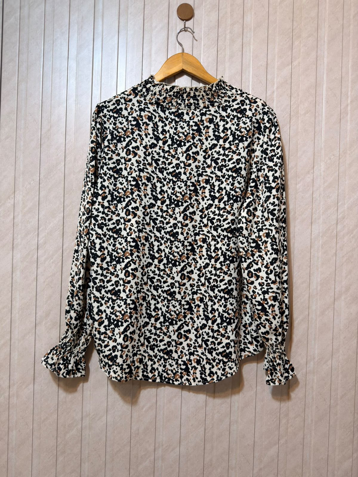 Chest 20  Length 26 To 28  Fabric Silk Women's Comfortable Full Sleeve Top
