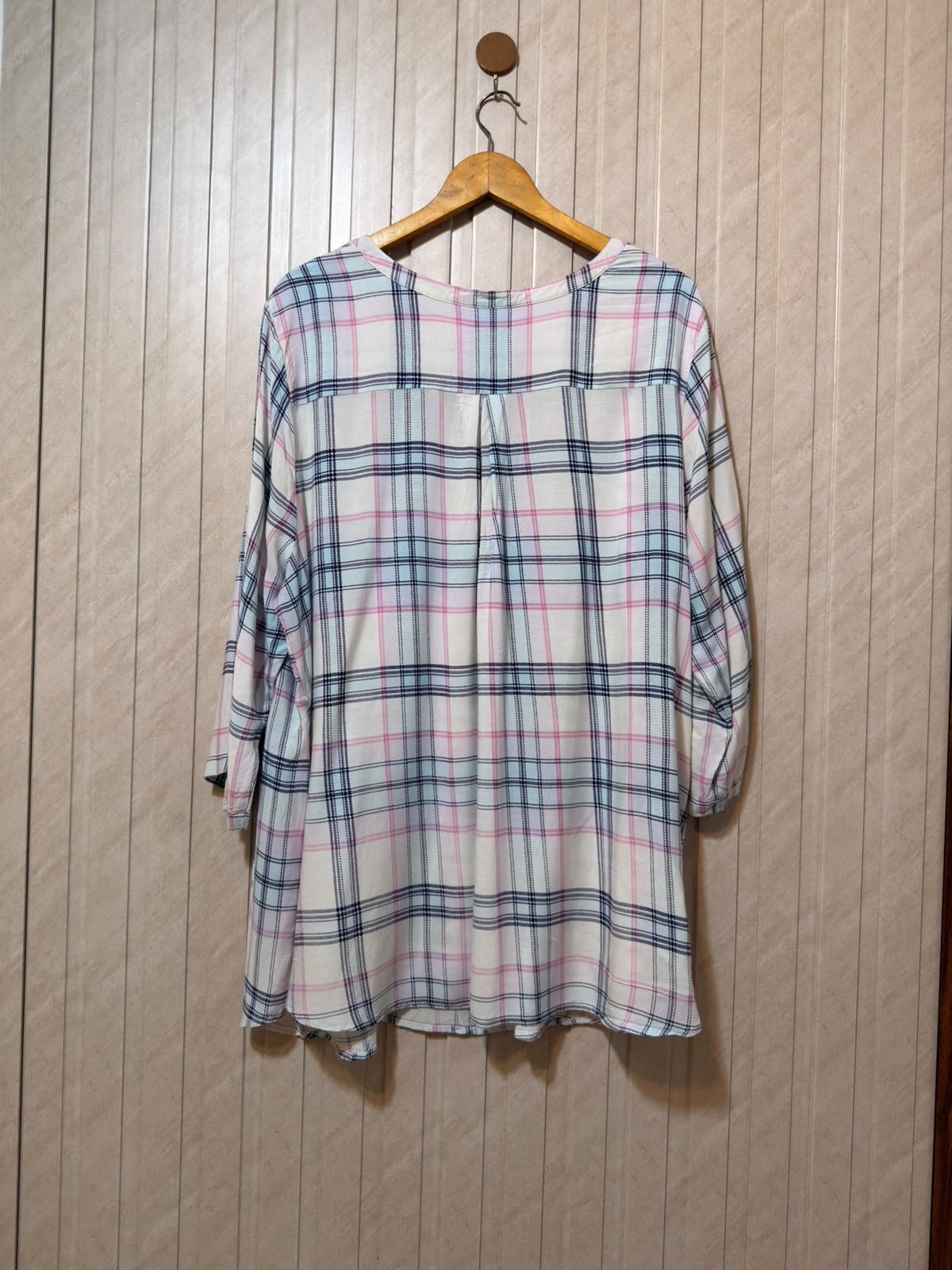 Chest 26  Length 31  Fabric Linen Women's Sophisticated Full Sleeve Top
