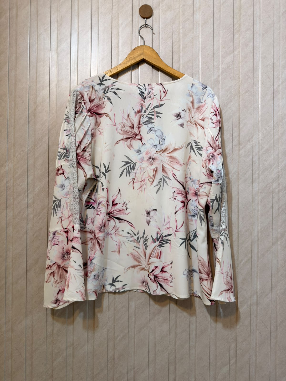 Chest 21  Length 26  Fabric Chiffon Women's Polished Full Sleeve Top