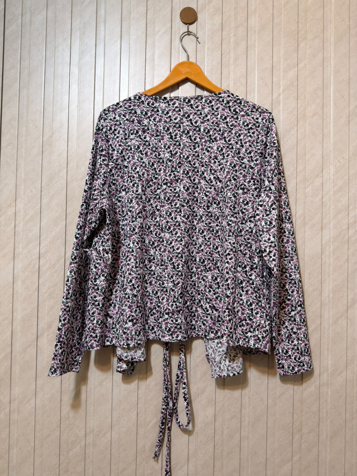Chest Large  Length 26  Fabric Rayon Women's Classic Everyday Top