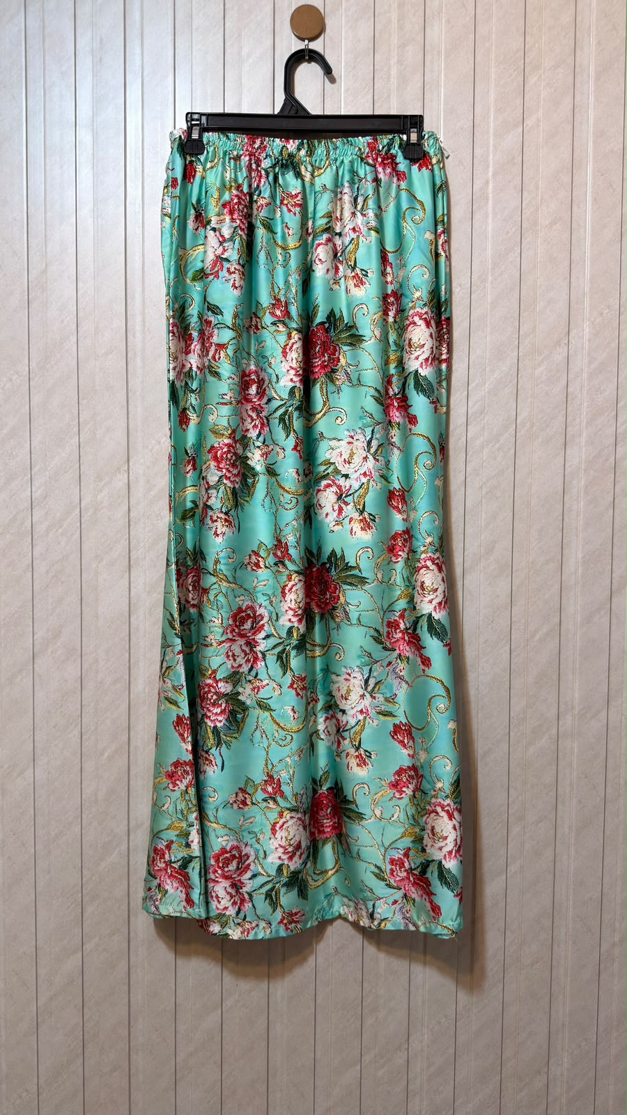 Waist 32  Length 39  Fabric Silk Elegant Fashion Skirt