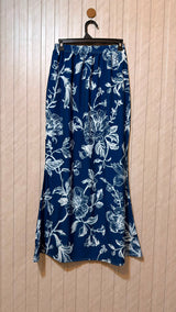 Waist 30  Length 40  Fabric Silk Women’s Statement Skirt