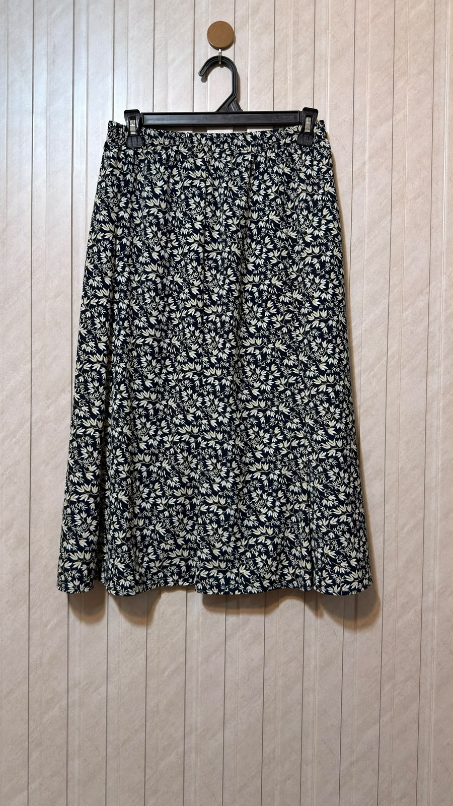 Waist 30  Length 28  Fabric Silk Elevated Women’s Skirt
