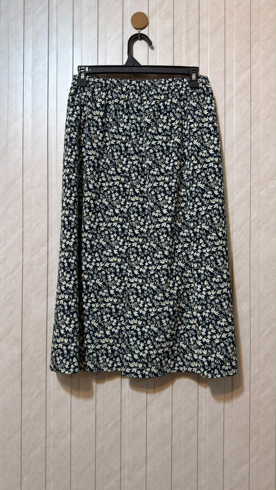 Waist 30  Length 28  Fabric Silk Elevated Women’s Skirt