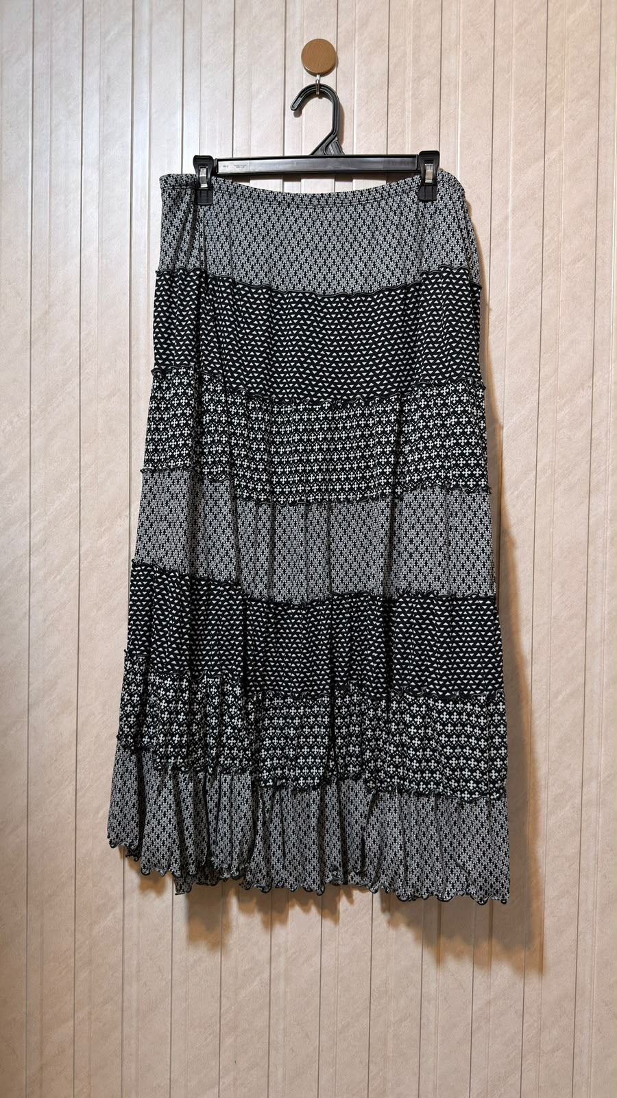 Waist 42  Length 33  Fabric Silk Jersey Women’s Essential Fashion Skirt