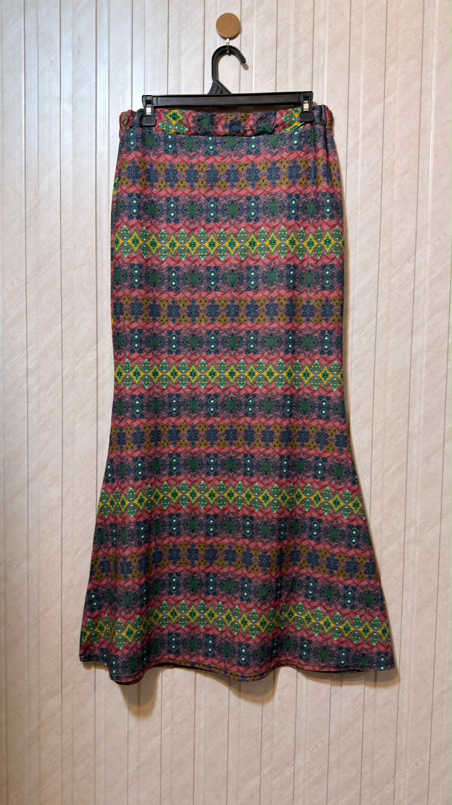 Waist 34  Length 39  Fabric Silk Jersey Women’s Fashion Skirt