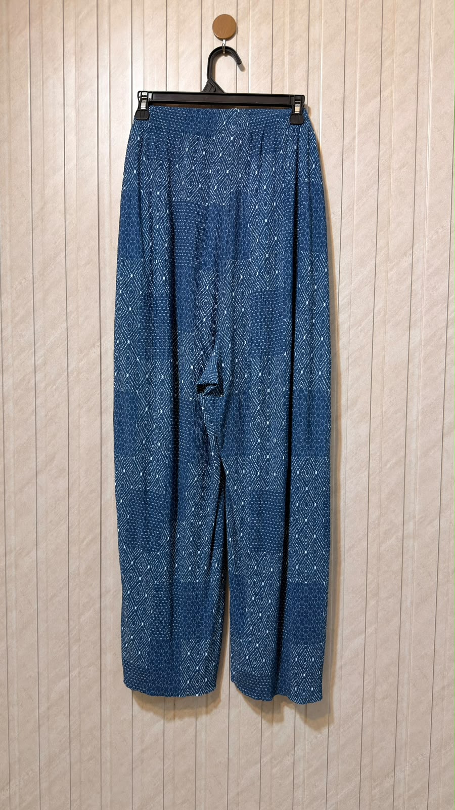 Waist 48  Length 40  Fabric Silk Jersey Refined Women's Trouser