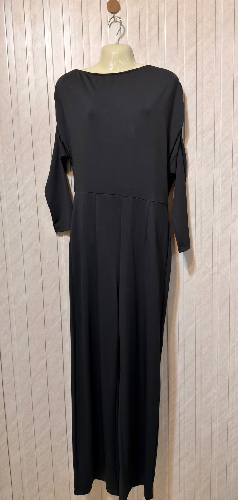 Chest 21  Length 57  Fabric Silk Jersey Signature Long Junpsuit