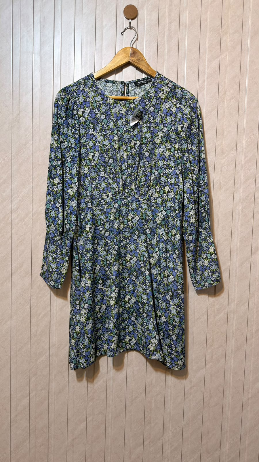Chest 17  Length 33  Fabric Silk Women's Contemporary Long Top