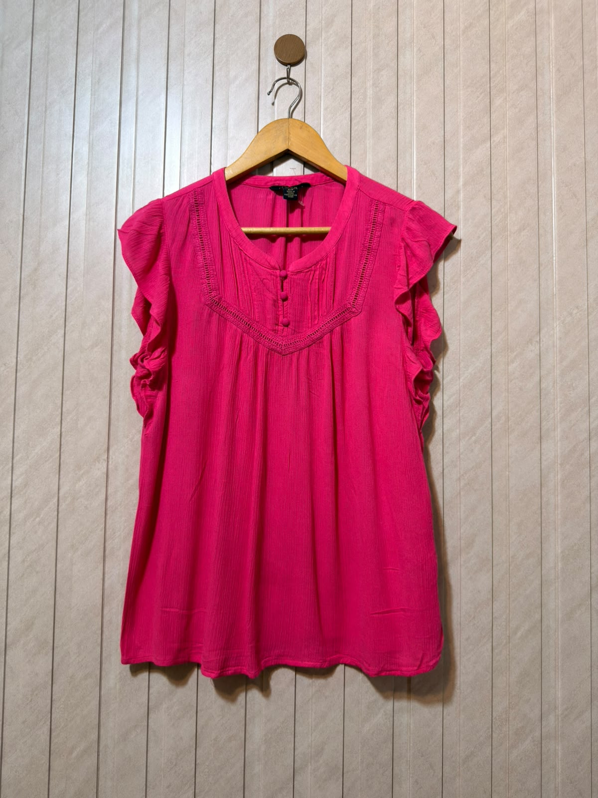 Chest 19  Length 24  Fabric Cotton Women's Branded Chic Top