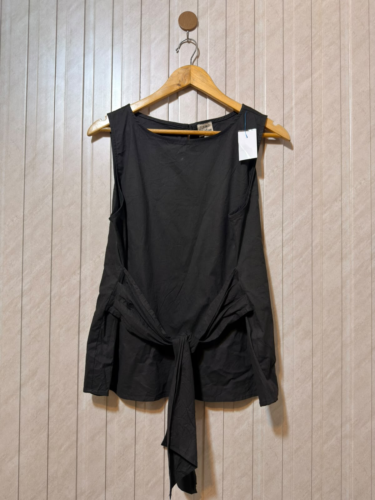 Chest 20  Length 23  Fabric Cotton Silk Women's Sleeveless Modern Top