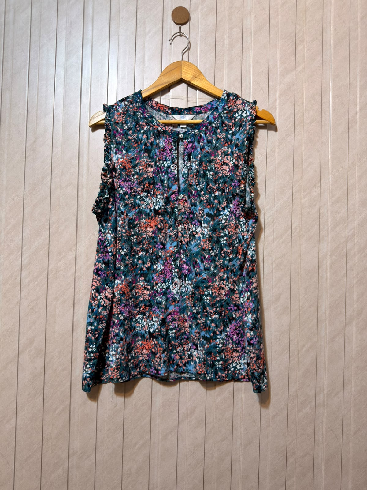 Chest 21  Length 25  Fabric linen Women's Modern Sleeveless Top