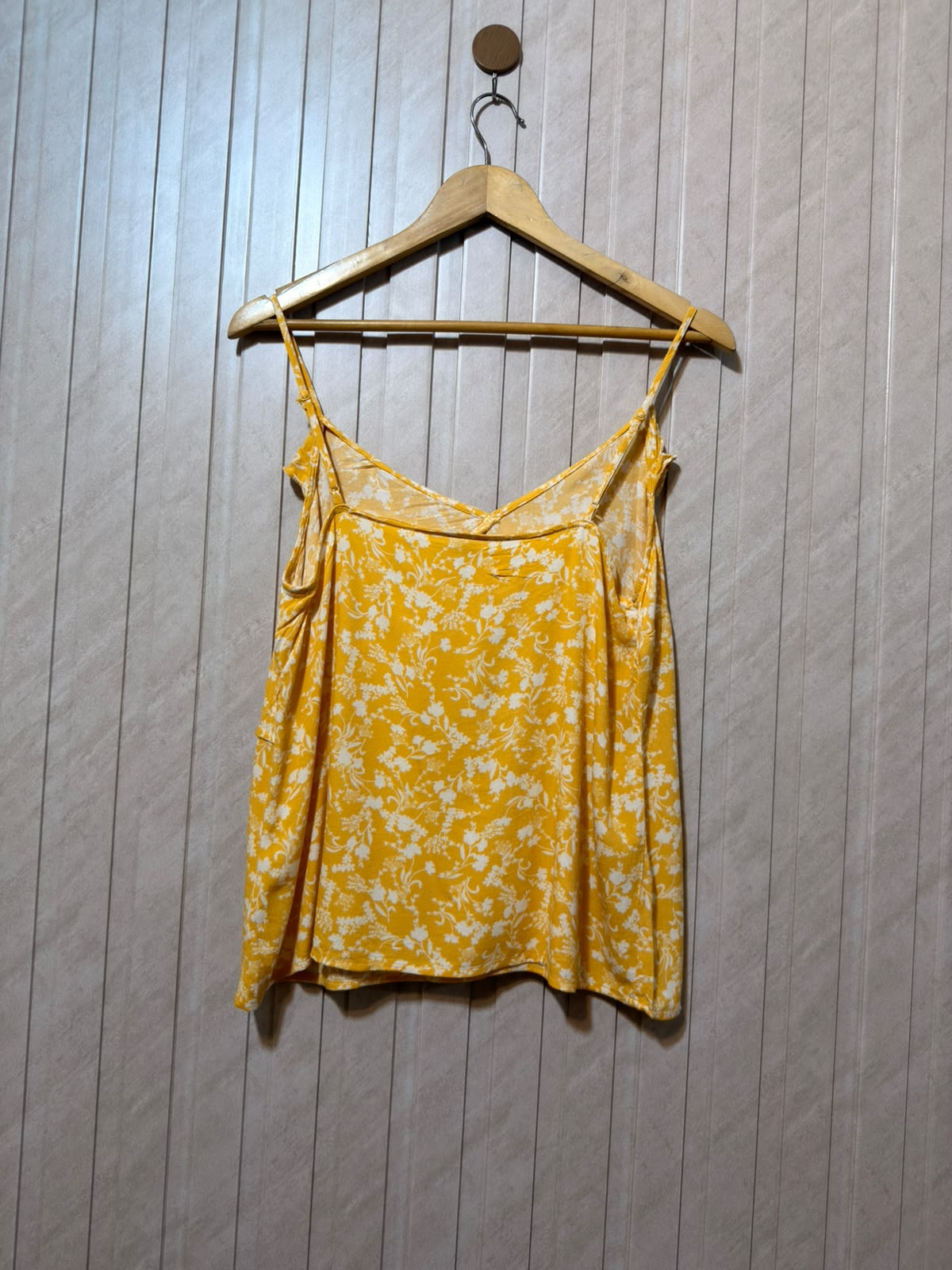 Chest 18  Length 23  Fabric Rayon Women's Everyday Sleeveless Top