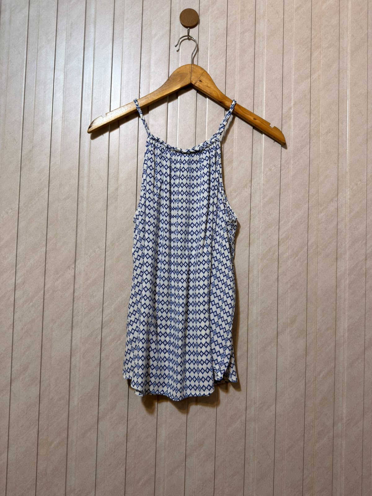 Chest 19  Length 24  Fabric Linen Women's Signature Sleeveless Top