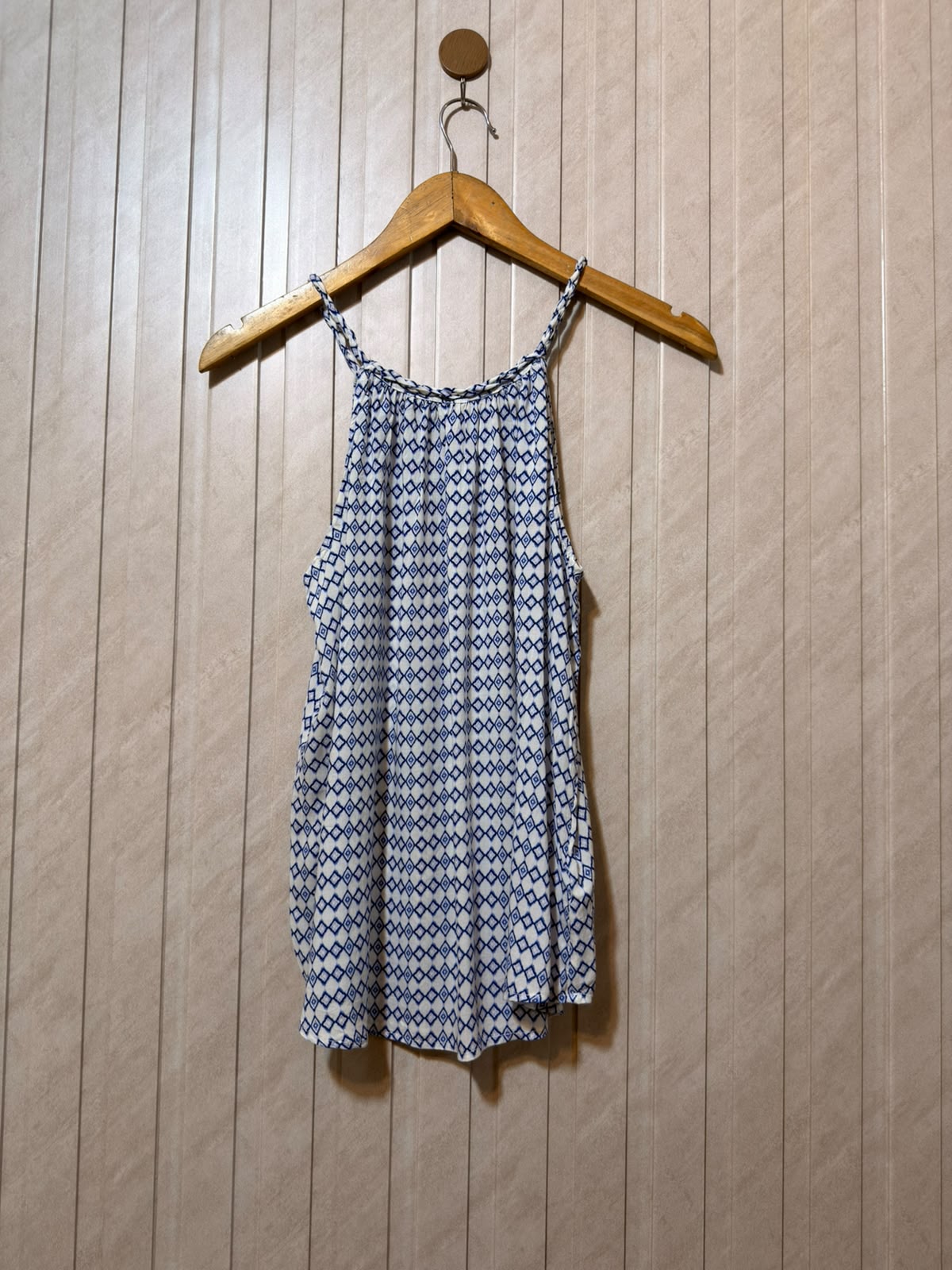 Chest 19  Length 24  Fabric Linen Women's Signature Sleeveless Top