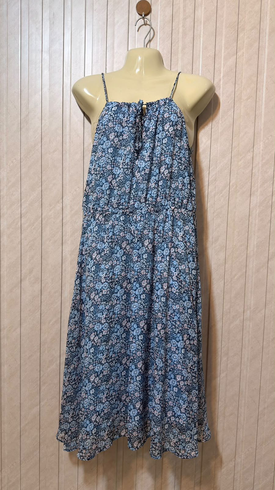 Chest 17  Length 41  Fabric Chiffon Sophisticated Maxi Dress