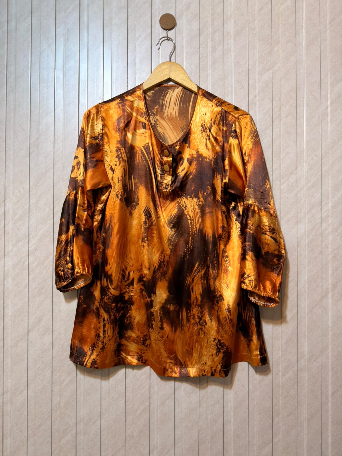 Chest 19  Length 26  Fabric Silk Women's Timeless Full Sleeve Top