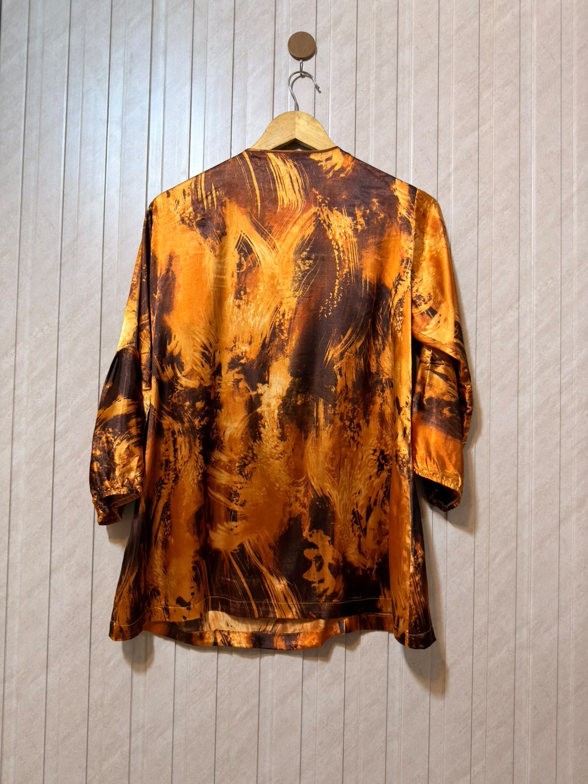 Chest 19  Length 26  Fabric Silk Women's Timeless Full Sleeve Top