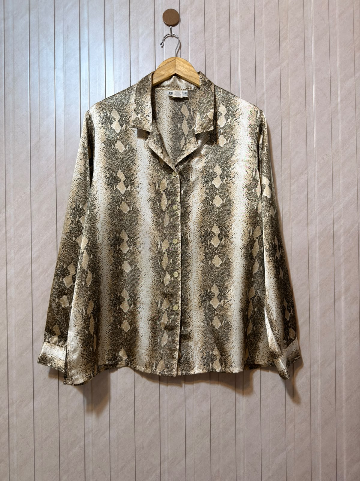 Chest 21  Length 26  Fabric Silk Women's Elegant Everyday Top