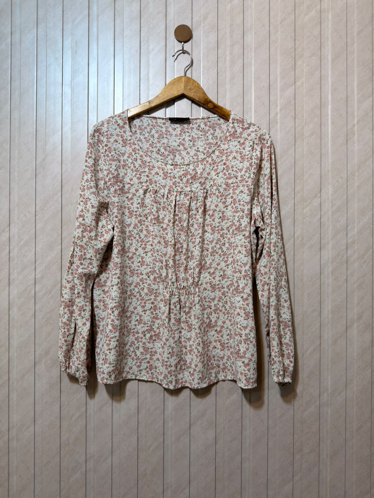 Chest 21  Length 24  Fabric Silk Women's Branded Full Sleeve Top