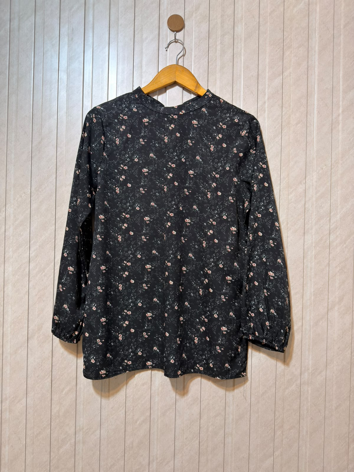 Chest 18  Length 26  Fabric Silk Women's Versatile Full Sleeve Top