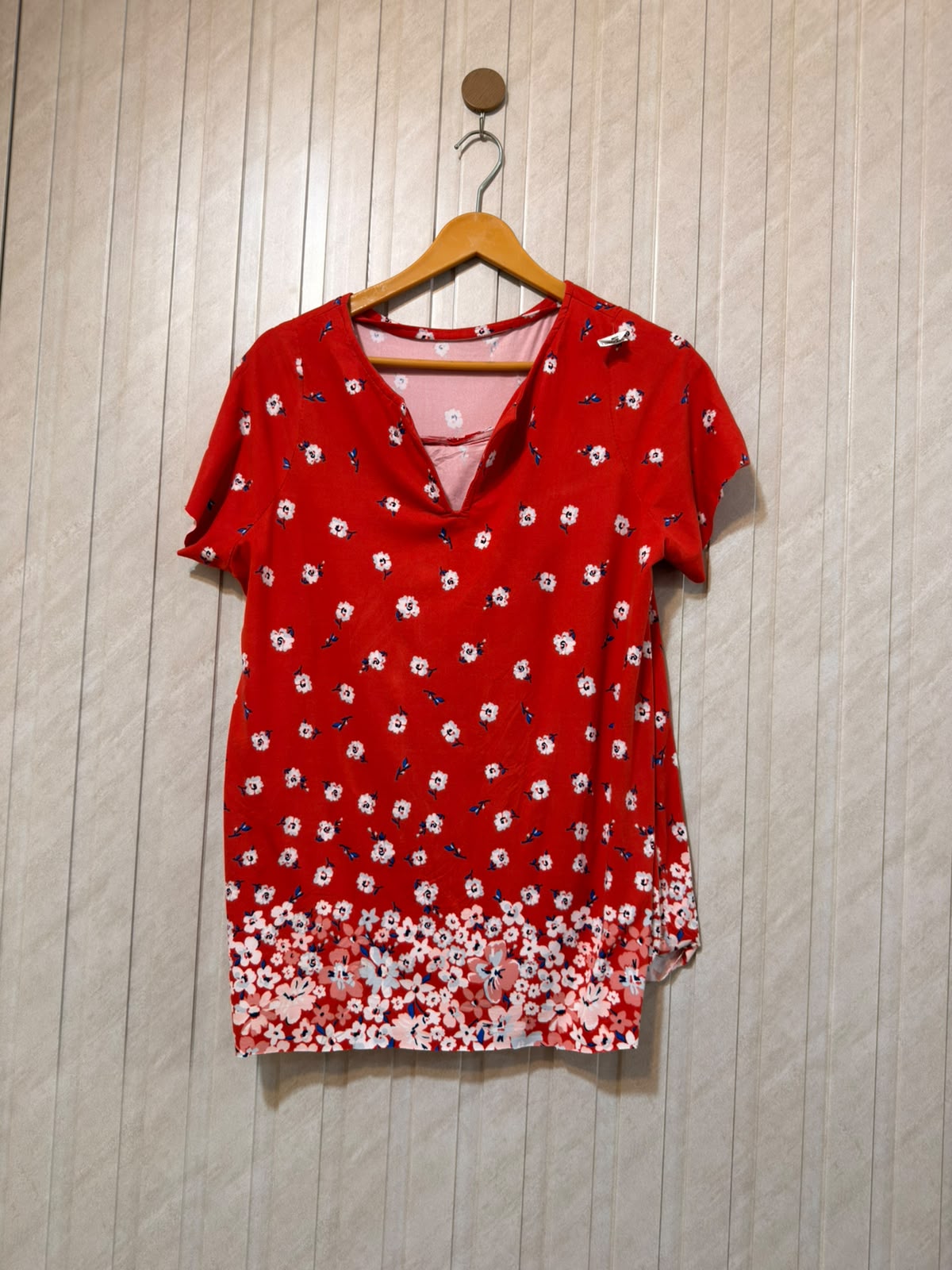 Chest 20  Length 26 Women’s Essential T-Shirt