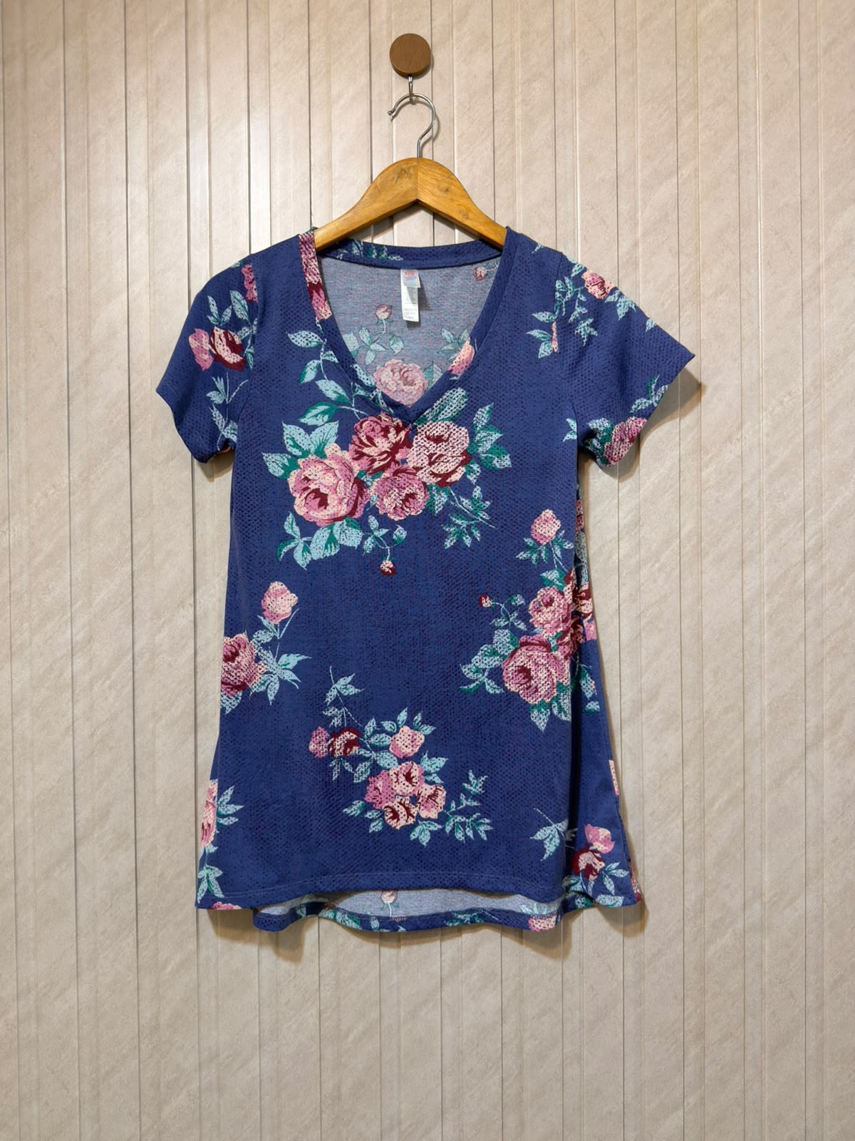 Chest 17  Length 25 to 27 Women’s Classic T-Shirt