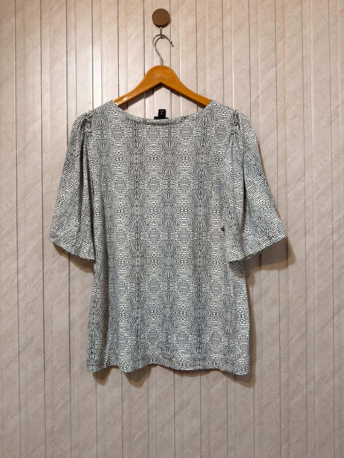 Chest 20  Length 24 Women’s Casual T-Shirt