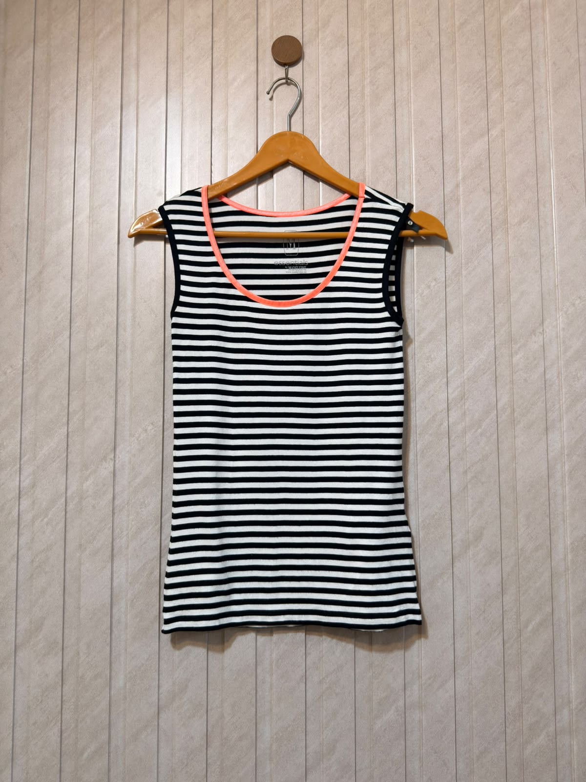 Chest 16  Length 22 Women’s Everyday T-Shirt