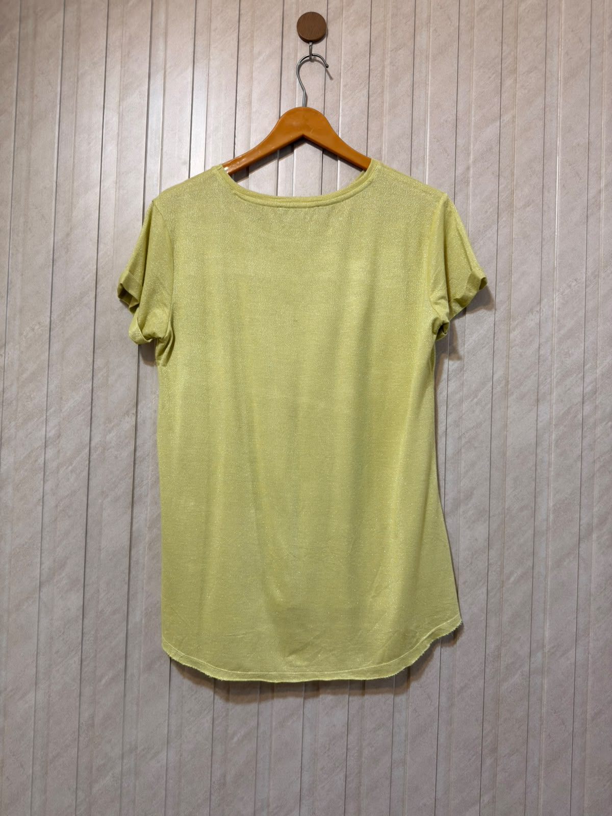 Chest 21  Length 25 to 27 Women’s Signature T-Shirt