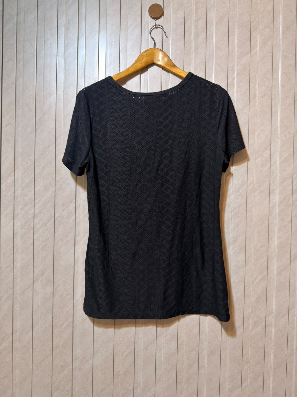 Chest 20  Length 26 Women’s Essential Wear T-Shirt