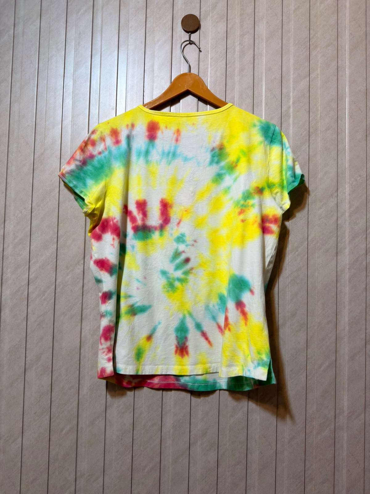 Chest 22  Length 23 Women’s Fashion T-Shirt