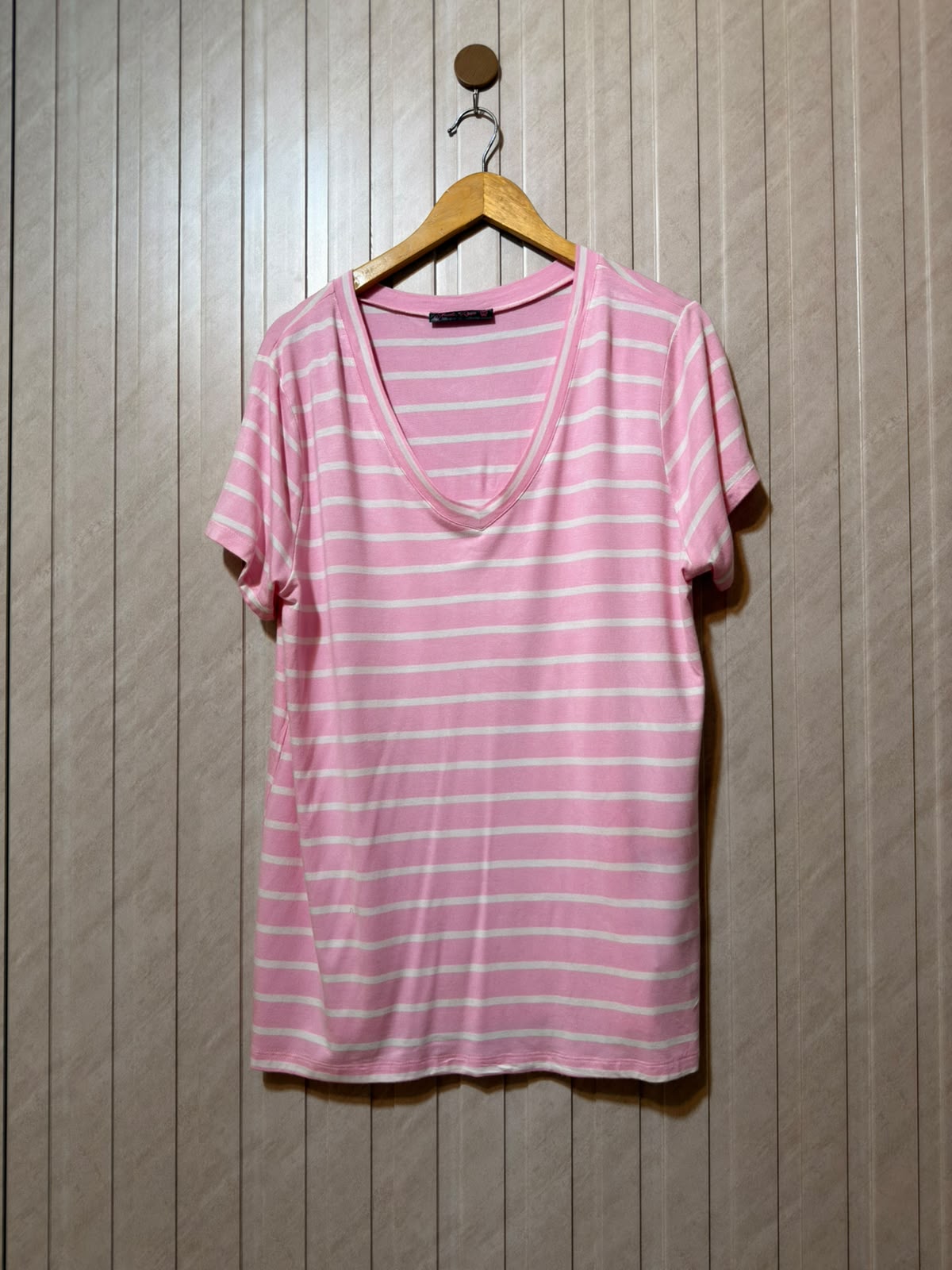 Chest 24  Length 28 Women’s Wardrobe T-Shirt