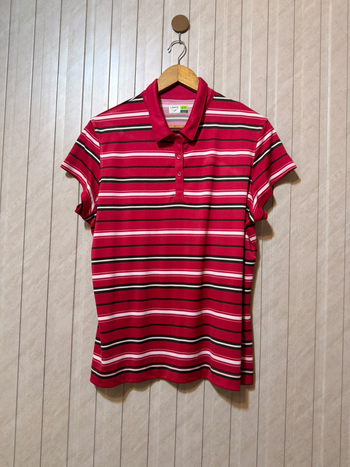 Chest 22  Length 25 Women’s Sophisticated T-Shirt