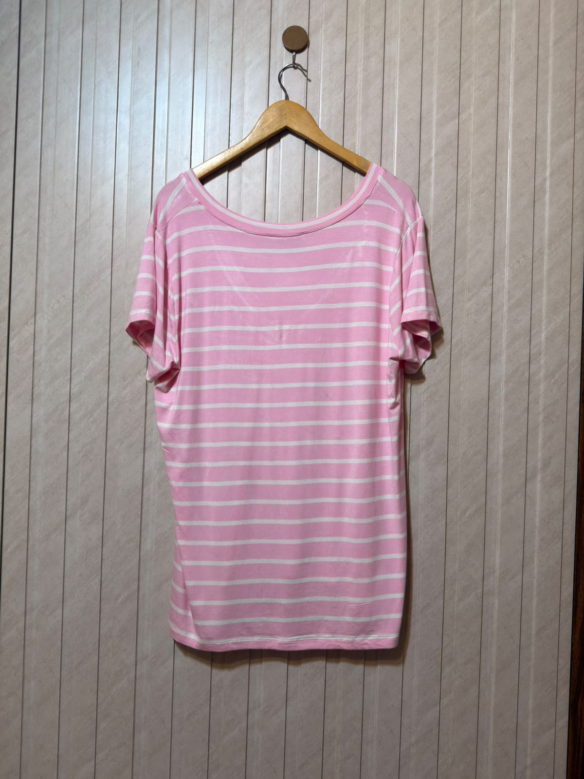 Chest 24  Length 28 Women’s Wardrobe T-Shirt