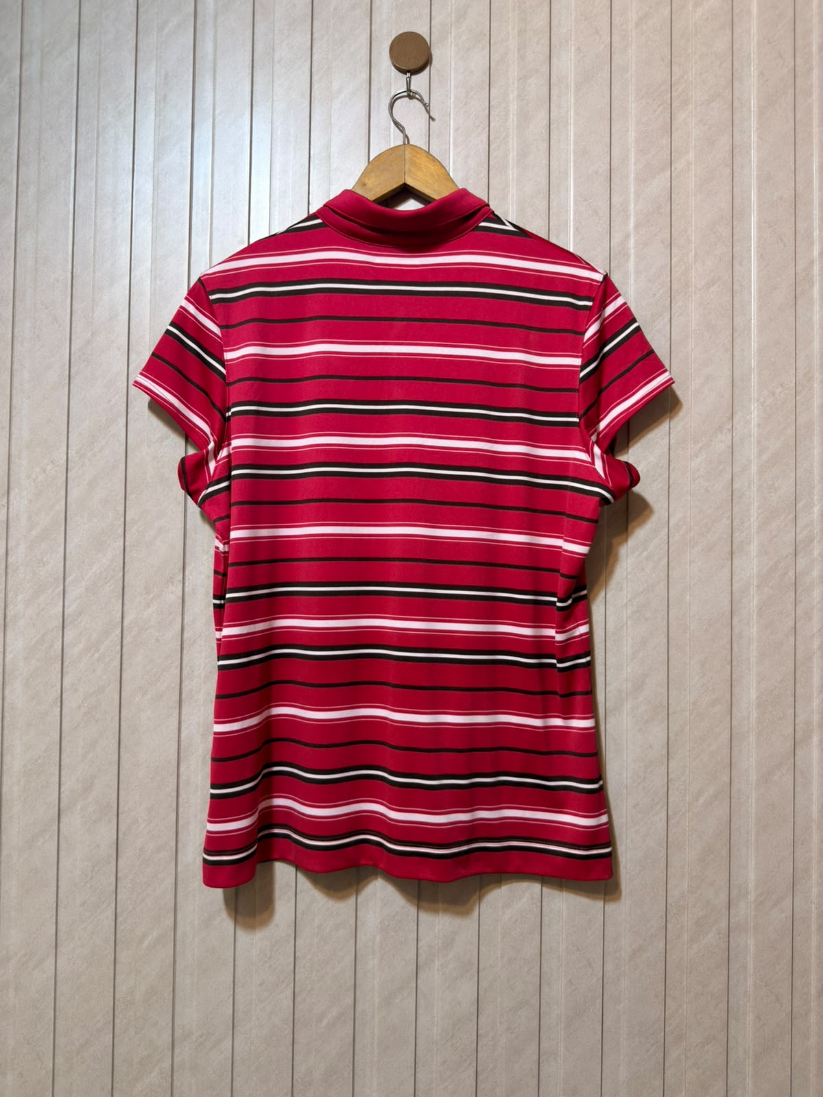 Chest 22  Length 25 Women’s Sophisticated T-Shirt