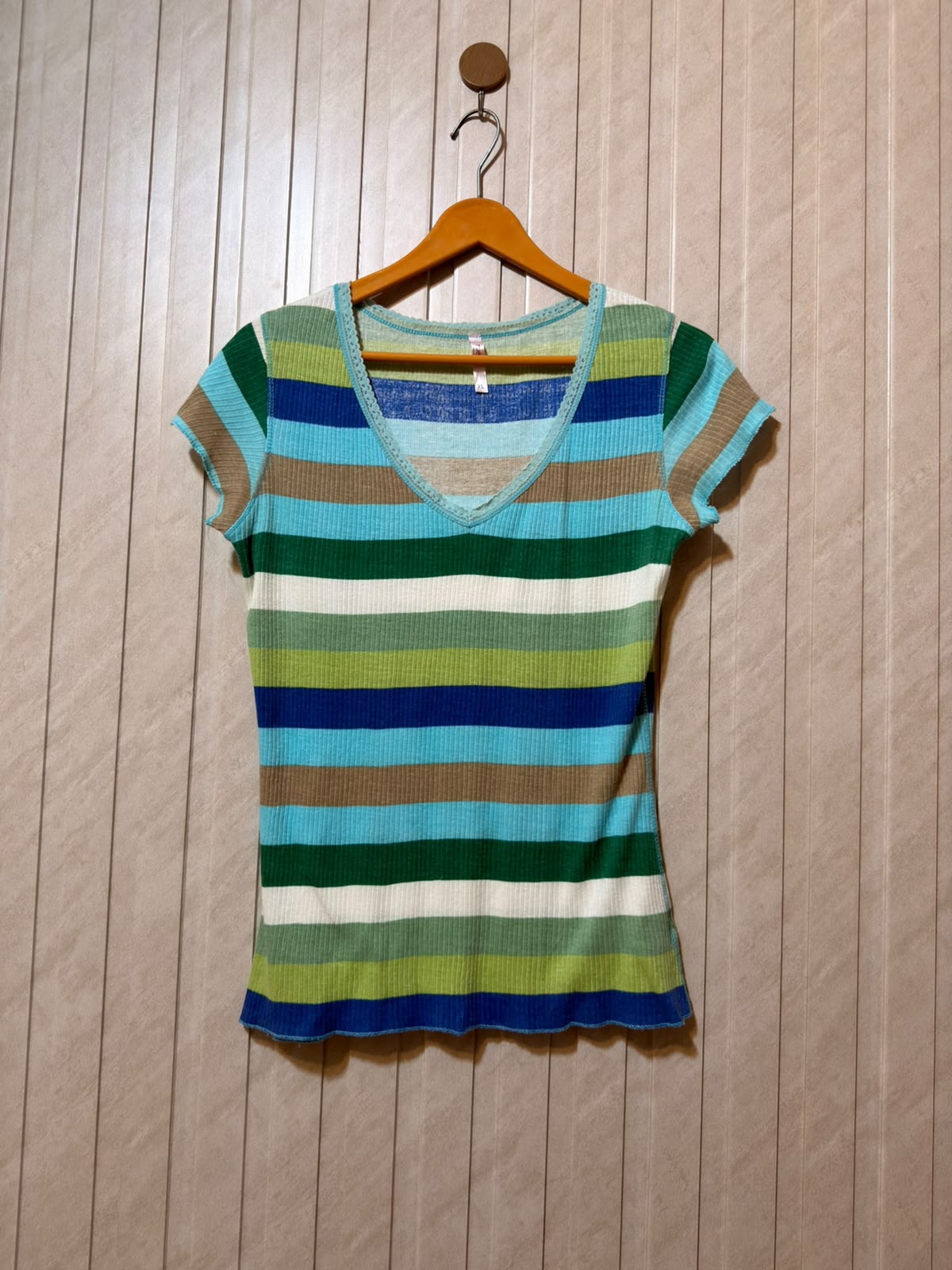 Chest 20  Length 23.5 Women’s Refined T-Shirt