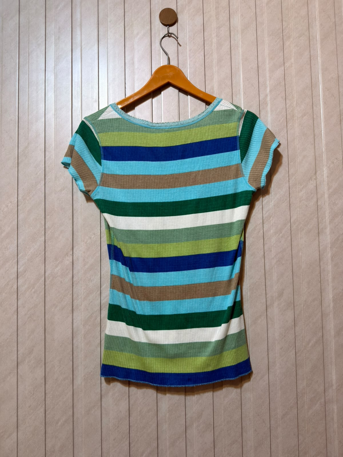 Chest 20  Length 23.5 Women’s Refined T-Shirt