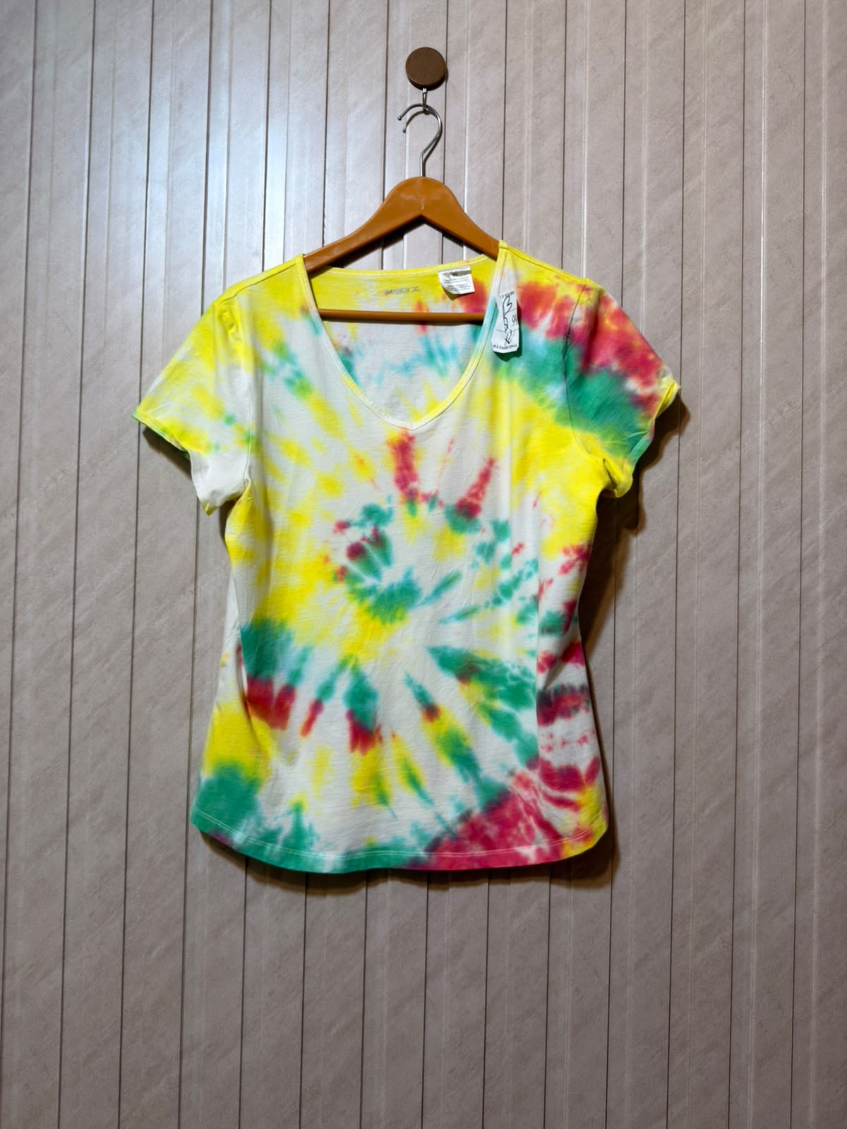 Chest 22  Length 23 Women’s Fashion T-Shirt