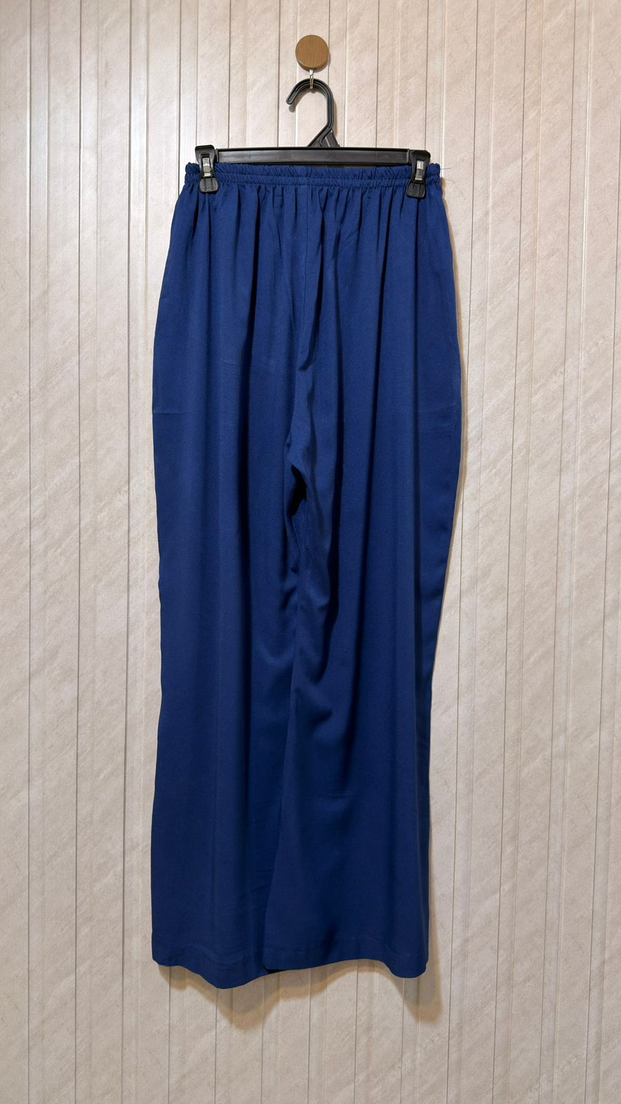 Waist 28  Length 40  Fabric Silk Women’s Classic Collection Trouser