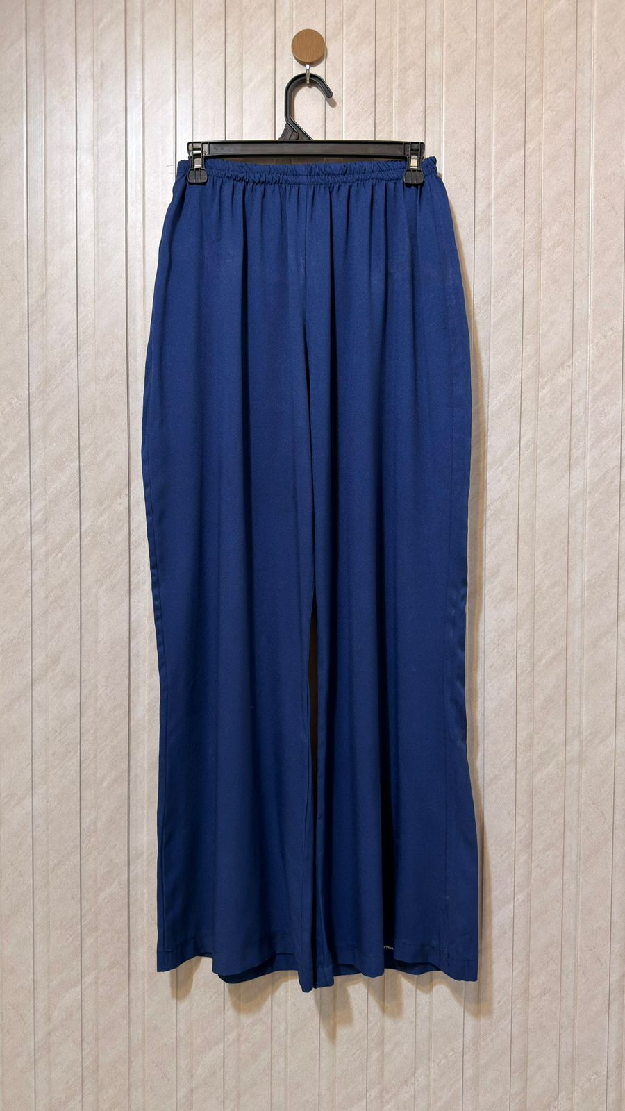 Waist 28  Length 40  Fabric Silk Women’s Classic Collection Trouser