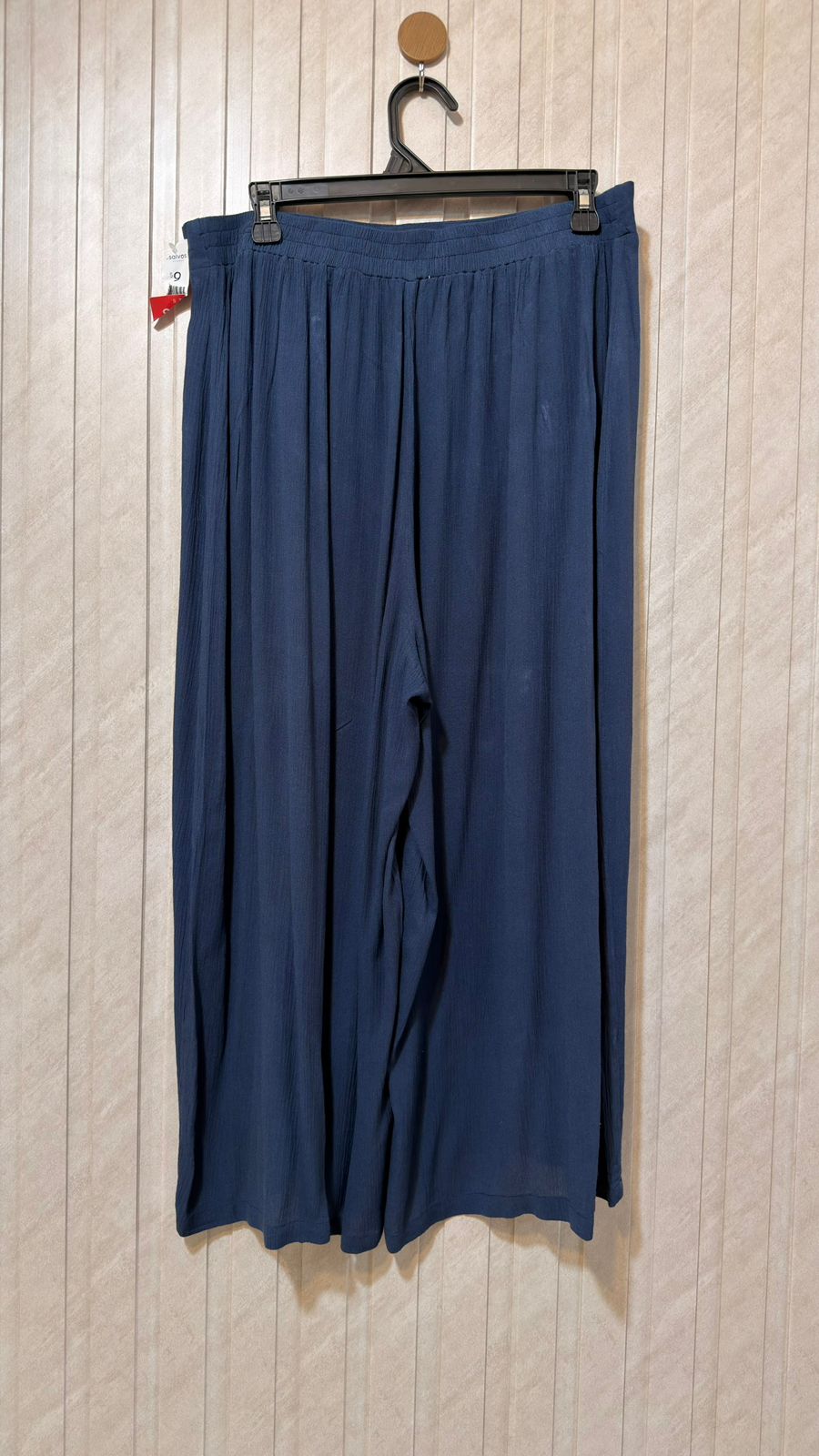 Waist 34  Length 33  Fabric Rayon Women’s Signature Collection Trouser