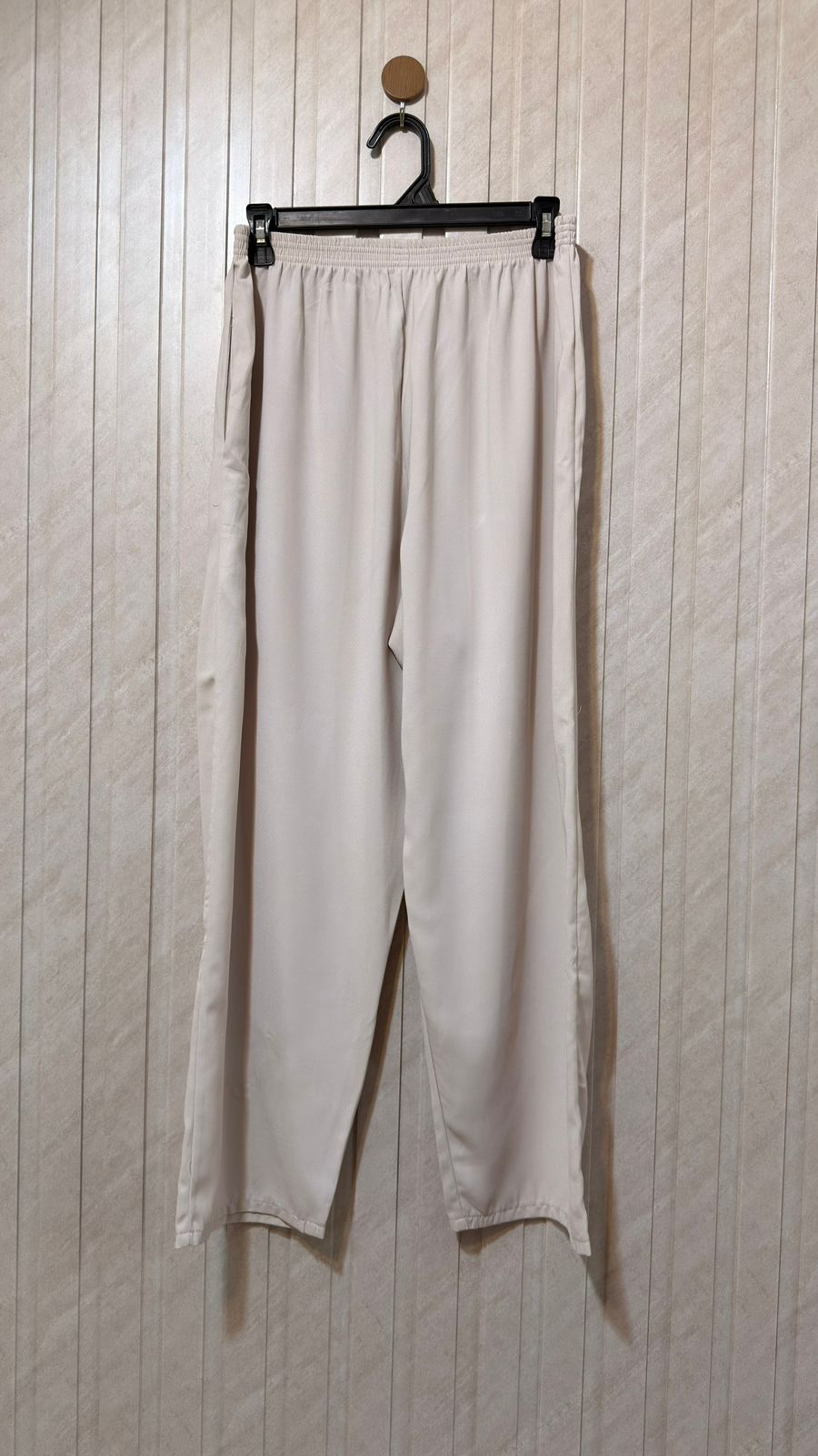 Waist 38  Length 40  Fabric Silk Women’s Signature Trouser