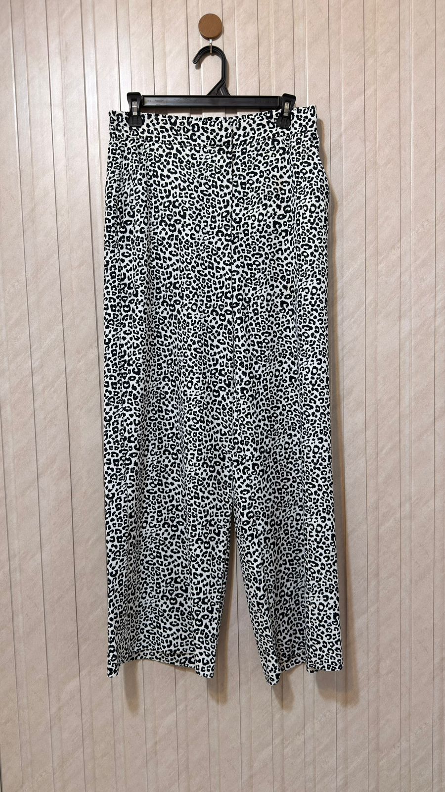 Waist 32  Length 39  Fabric Jorjet Women’s Statement Trouser