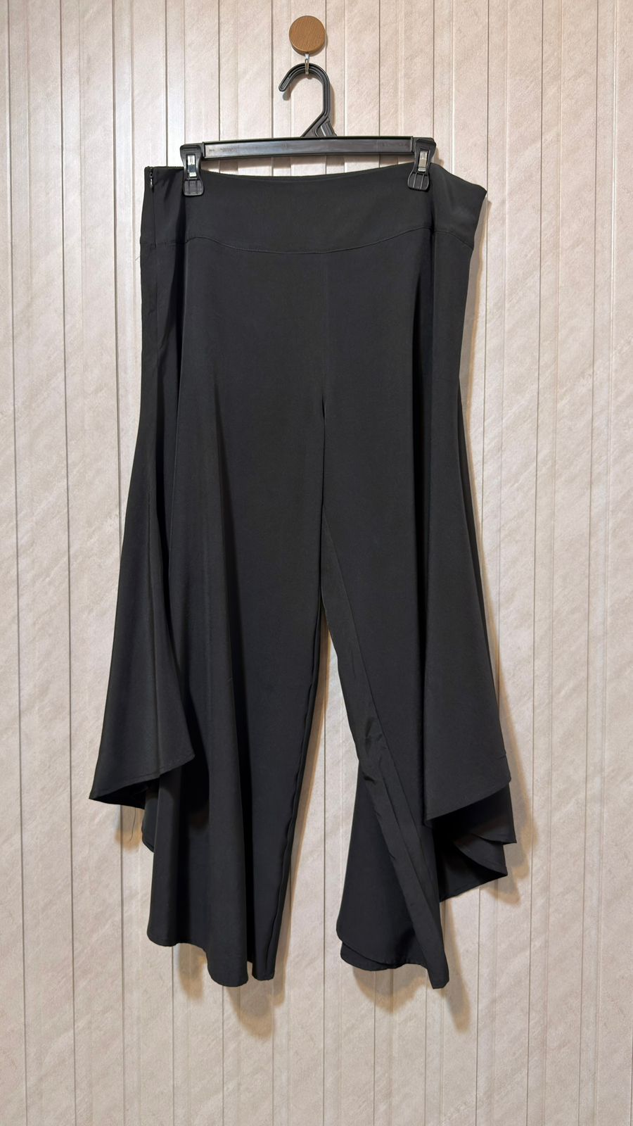 Waist 34  Length 36  Fabric Silk Women’s Contemporary Trouser