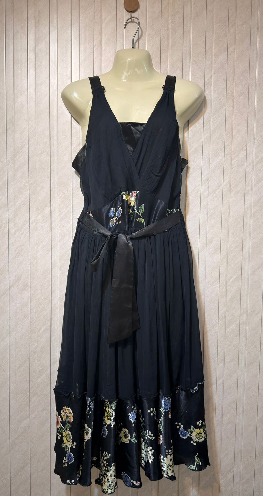 Chest 20  Length 44  Fabric Chiffon Luxury Western Mini Dress for Women