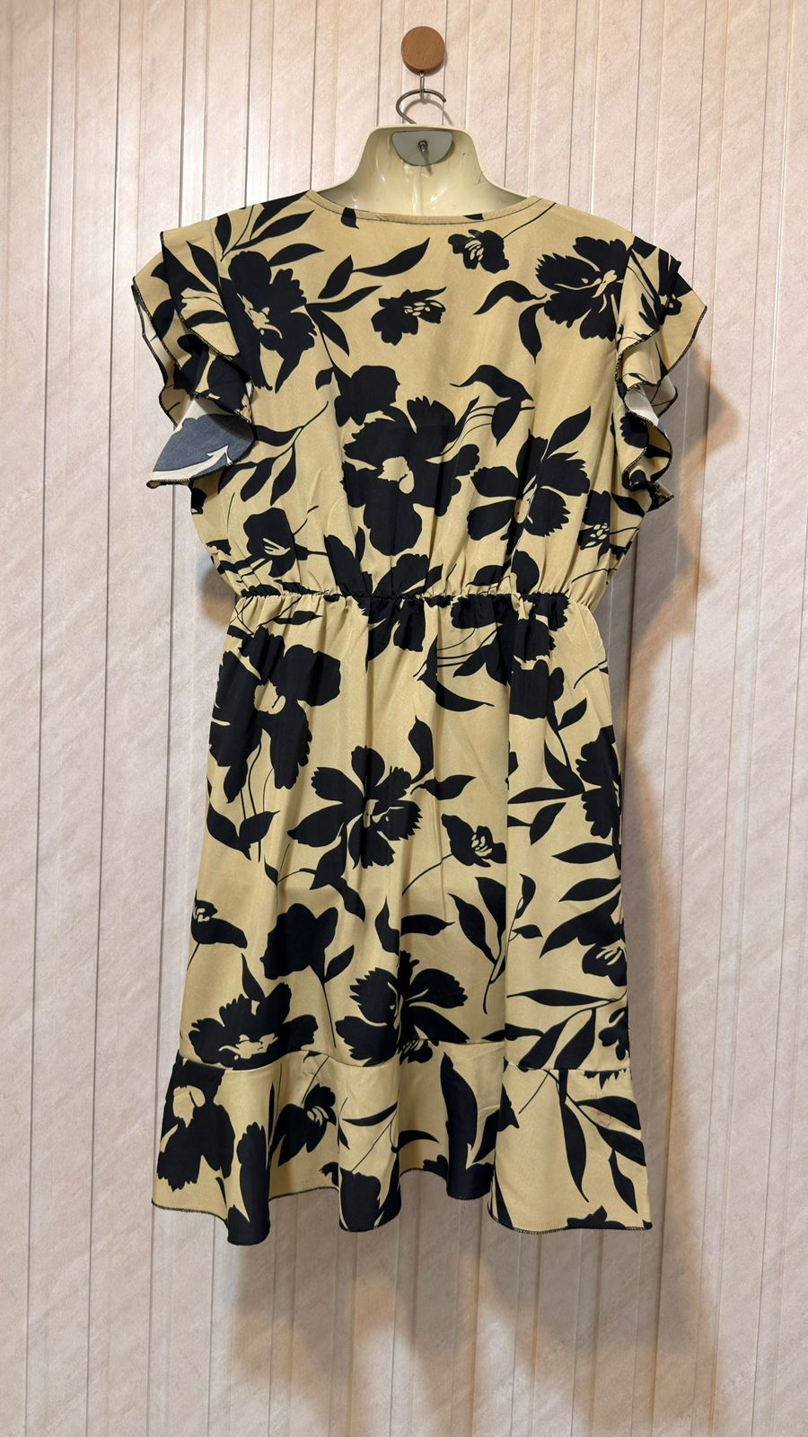 Chest 21  Length 34  Fabric Silk Sophisticated Women’s Mini Dress